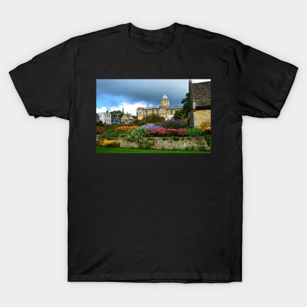 Tom Tower from Christchurch College Garden. Oxford, UK T-Shirt by IgorPozdnyakov